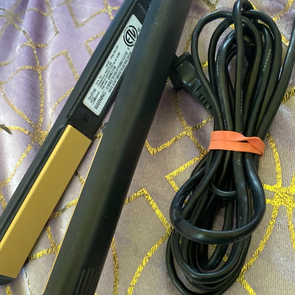 Infra shine hair straightener
